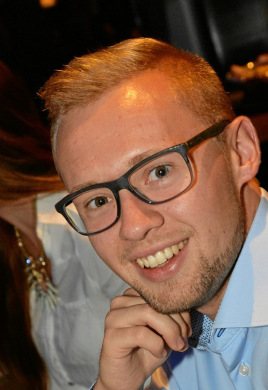 Marcel Kreuzinger (0174/8388818) selbstständiger Fahrlehrer der Klassen A, B und BE. verheiratet